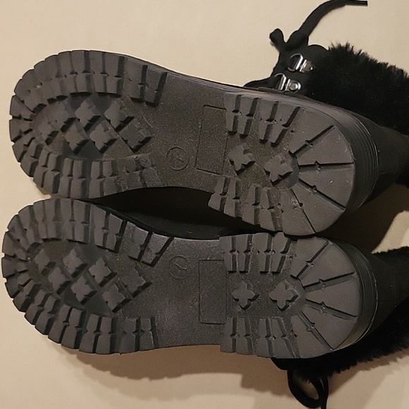 Old Navy Black Lace Up Ankle Booties - Picture 4 of 6